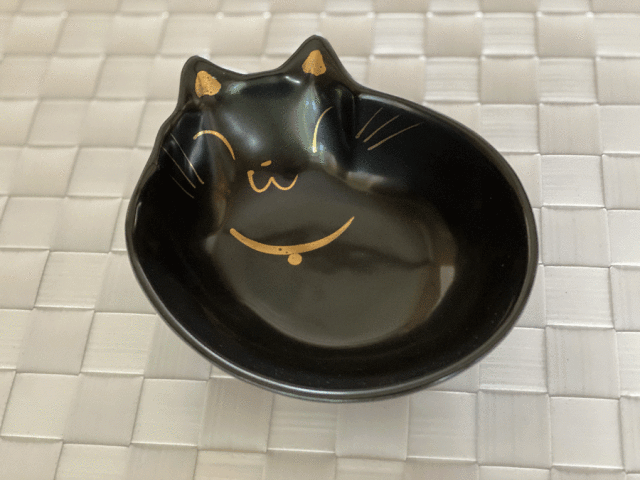 黒ネコ　取鉢